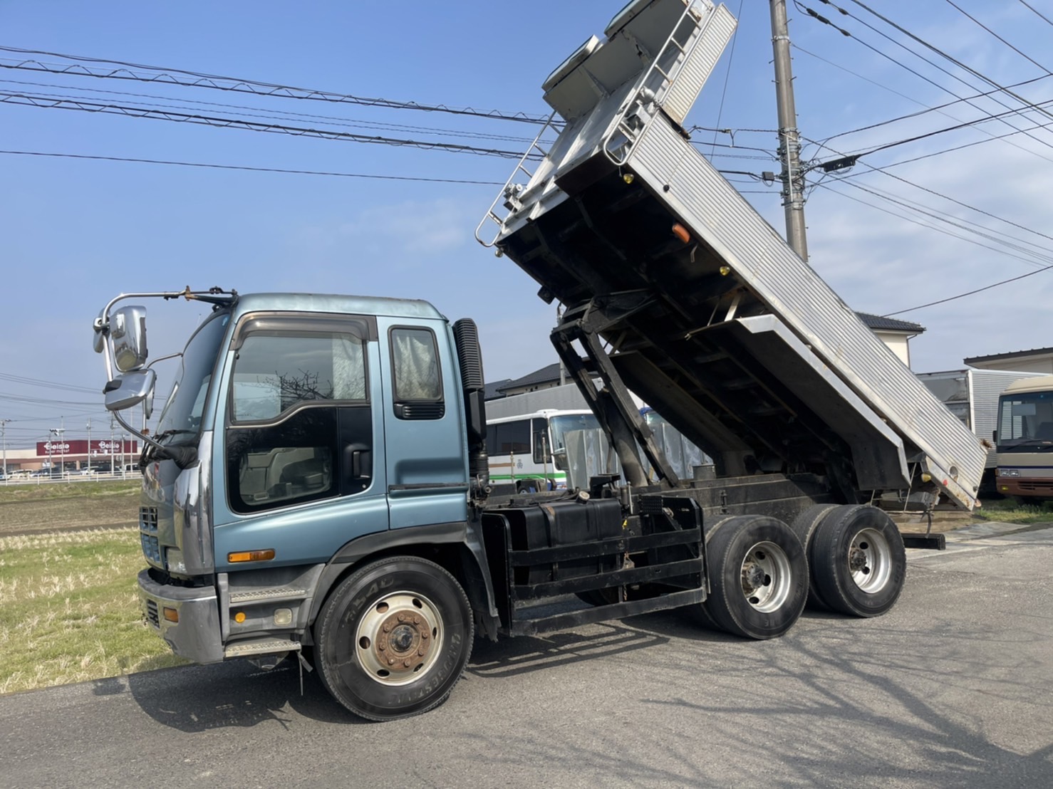 Isuzu Dump Truck, Engine: 6TE1, Loading capacity: 10 ton